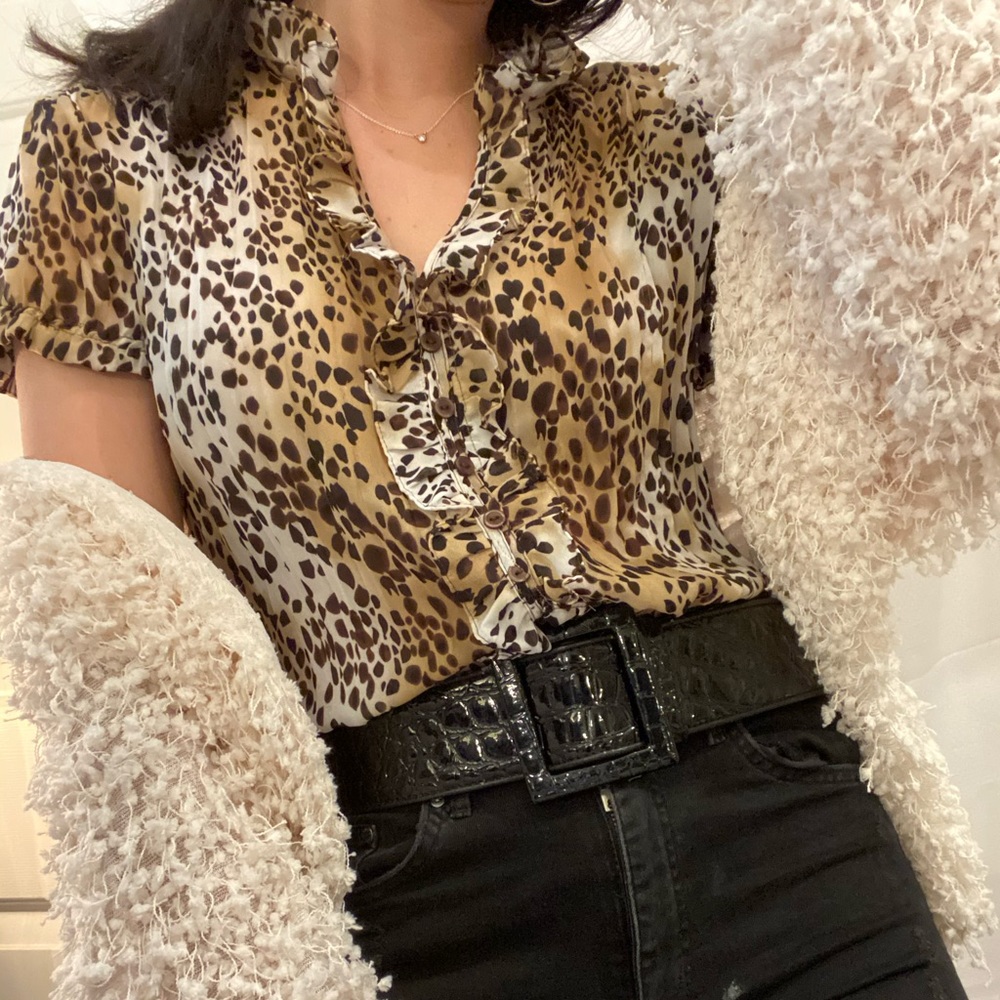 CHEETAH PRINT RUFFLE BUTTON DOWN - Picture 3 of 6